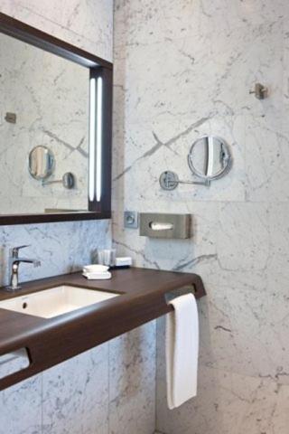 Blue Woods Hotel - Deerlijk Номер фото